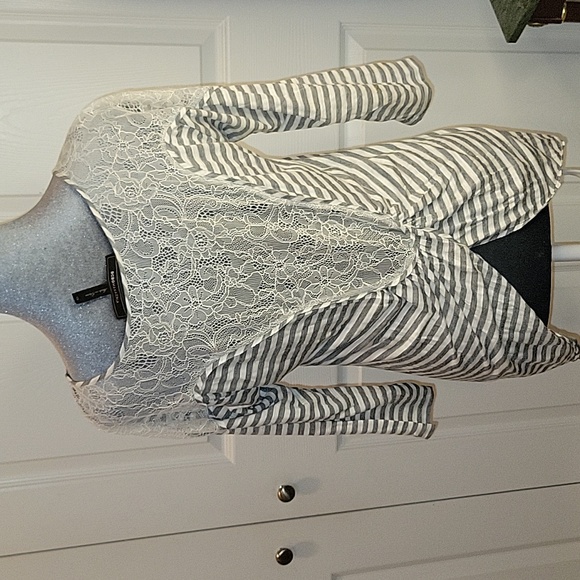 Bcbg Striped Grey White Lace Back Top - Picture 6 of 12
